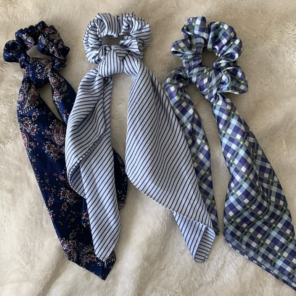 Lot of 3 scrunchies